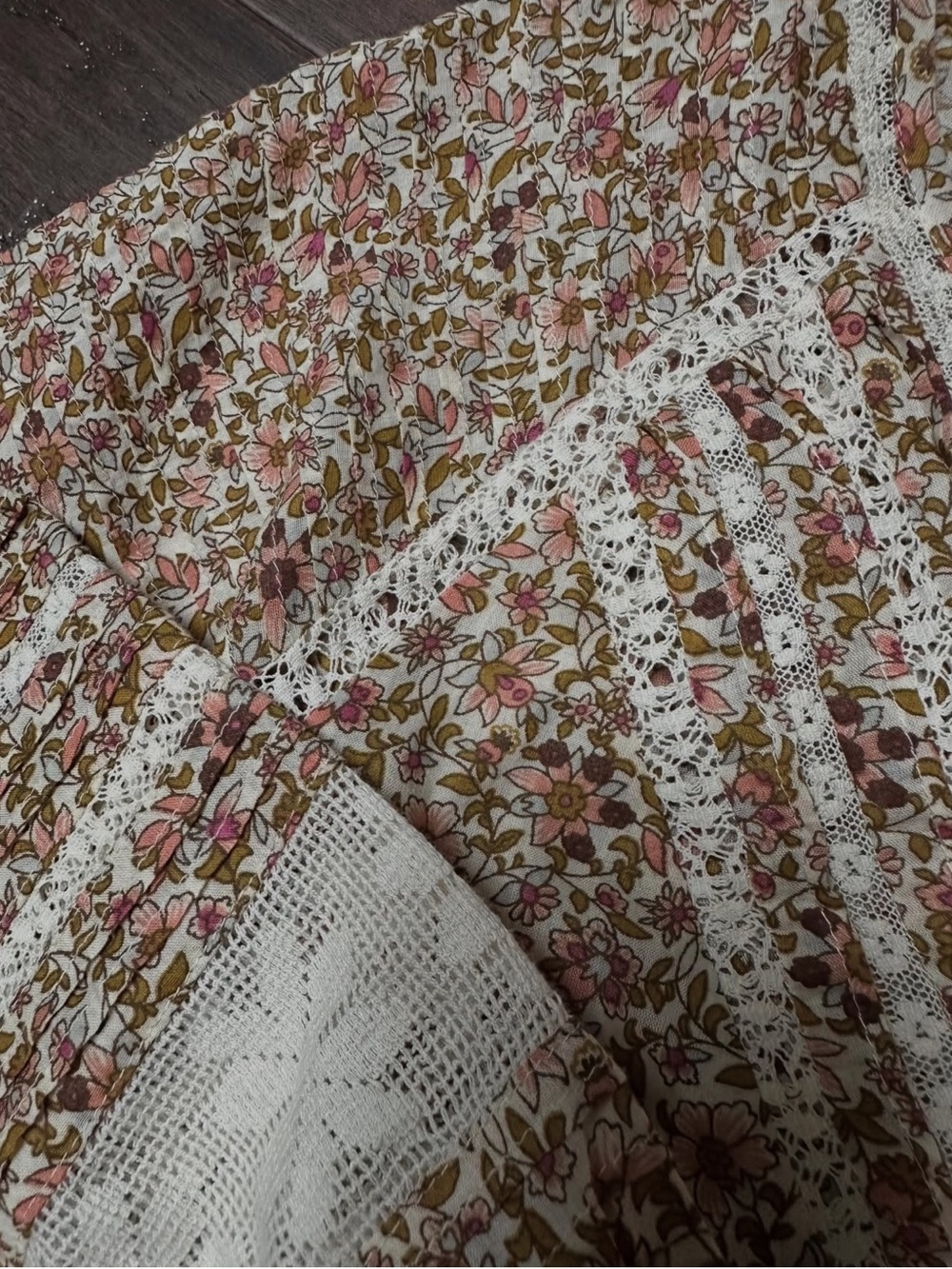Veronica Beard Beige and White Floral V-Neck Long Sleeve Mini Dress - Picture 6 of 8